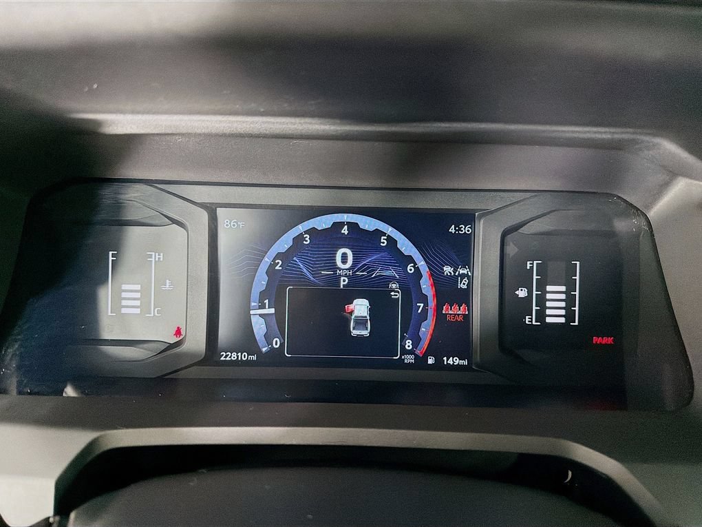 Used 2025 Toyota Tacoma SR5 AWD/4WD image 18