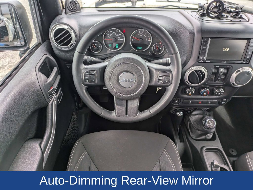 Used 2014 Jeep Wrangler Unlimited Rubicon w/ Connectivity Group AWD/4WD image 16