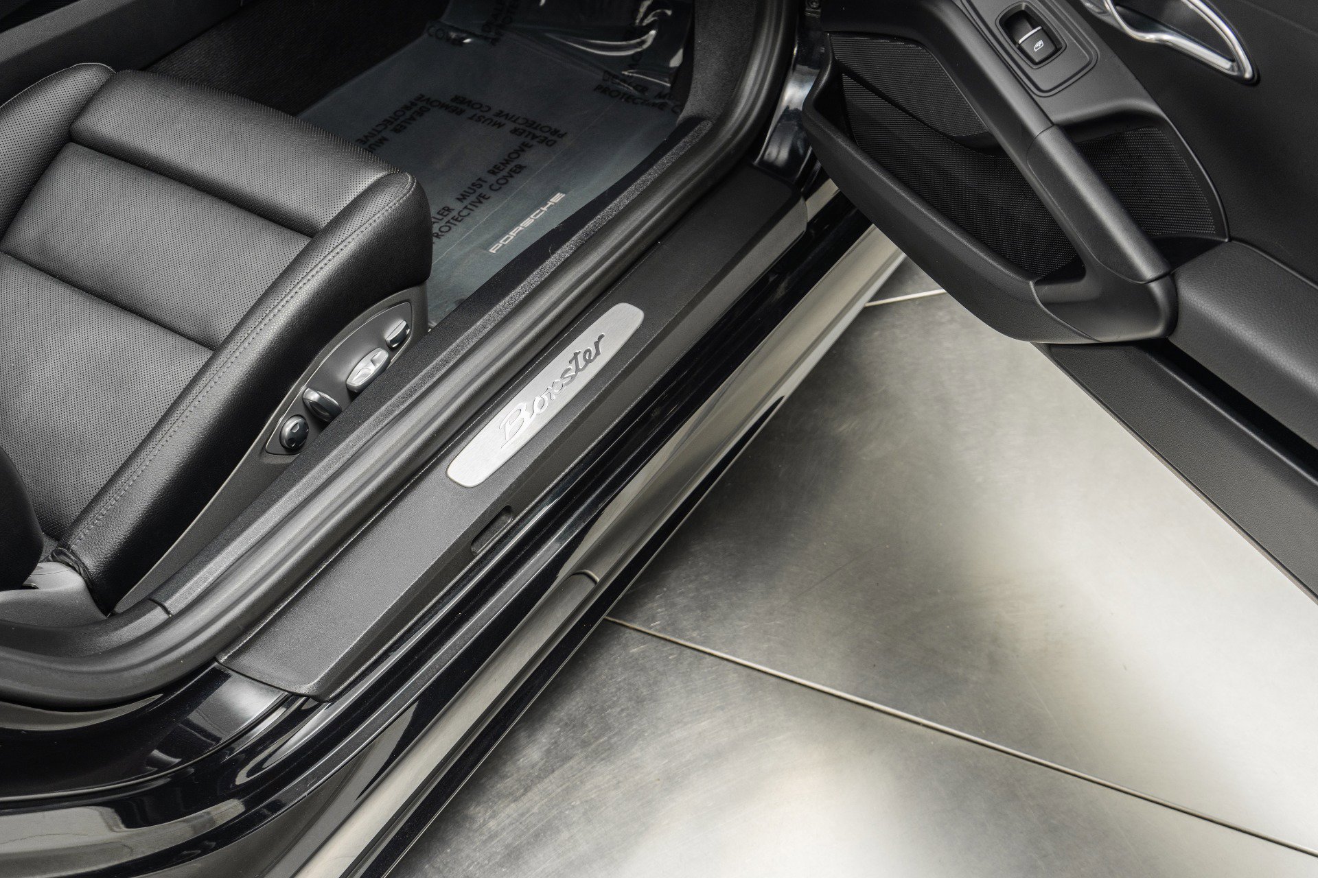 Used 2017 Porsche 718 Boxster RWD image 29