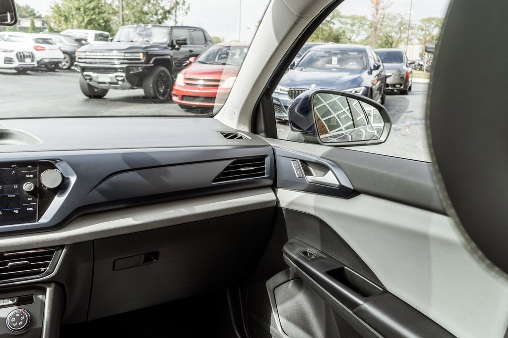 Used 2022 Volkswagen Taos SE image 14