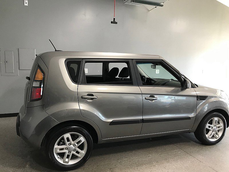 Used 2011 Kia Soul + FWD image 3