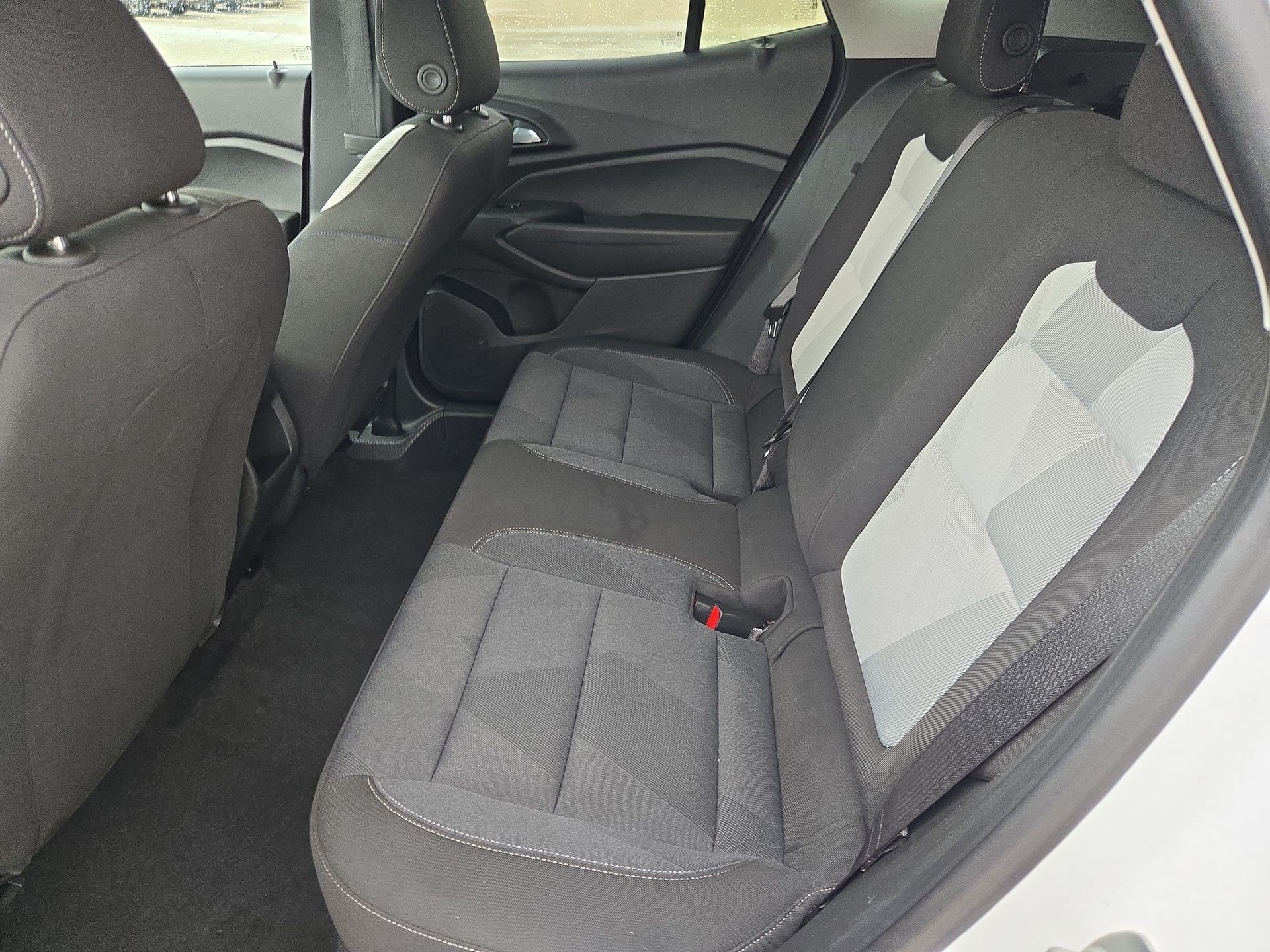 Used 2025 Chevrolet Trax LS FWD image 23
