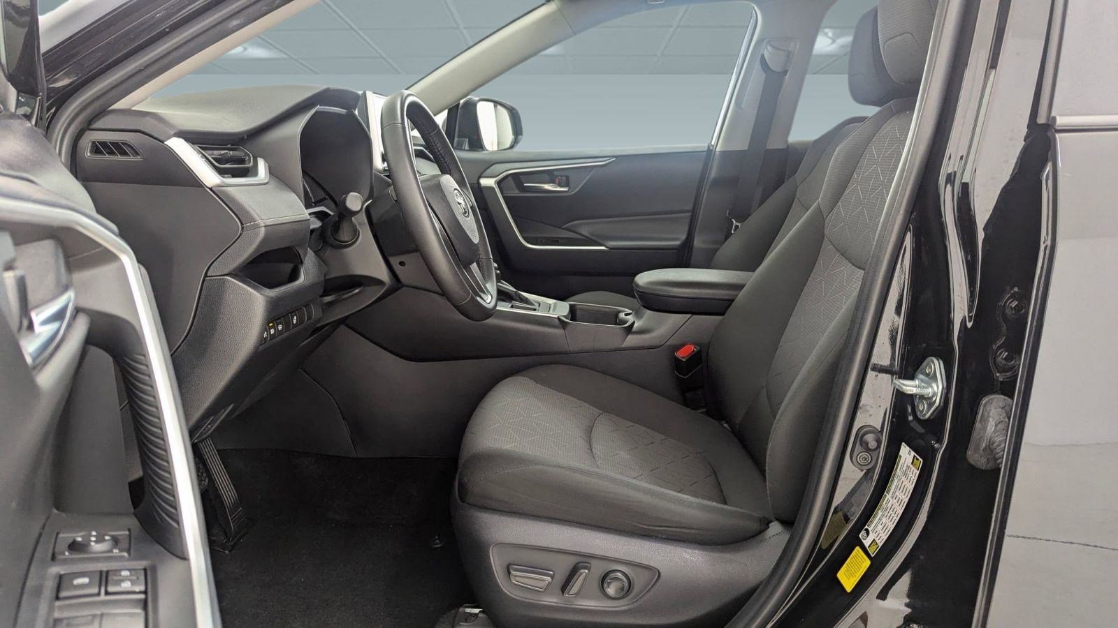 Used 2024 Toyota RAV4 XLE image 5