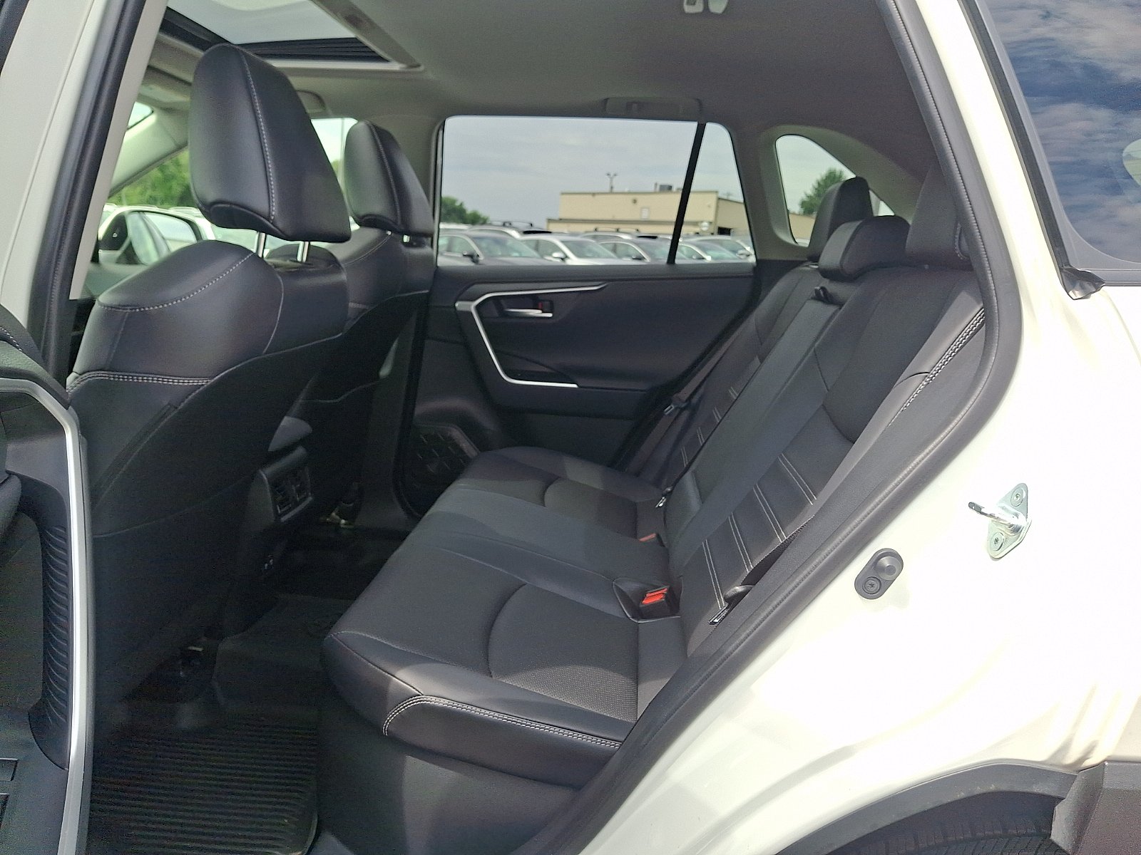 Used 2020 Toyota RAV4 Limited AWD/4WD image 11
