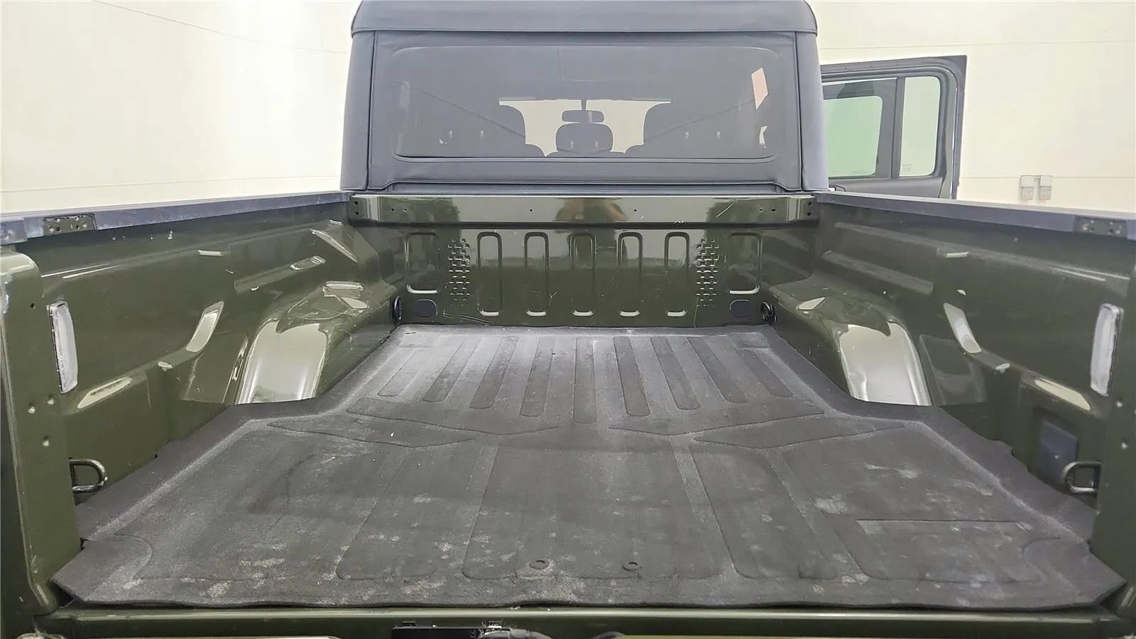 Used 2022 Jeep Gladiator Sport AWD/4WD image 20