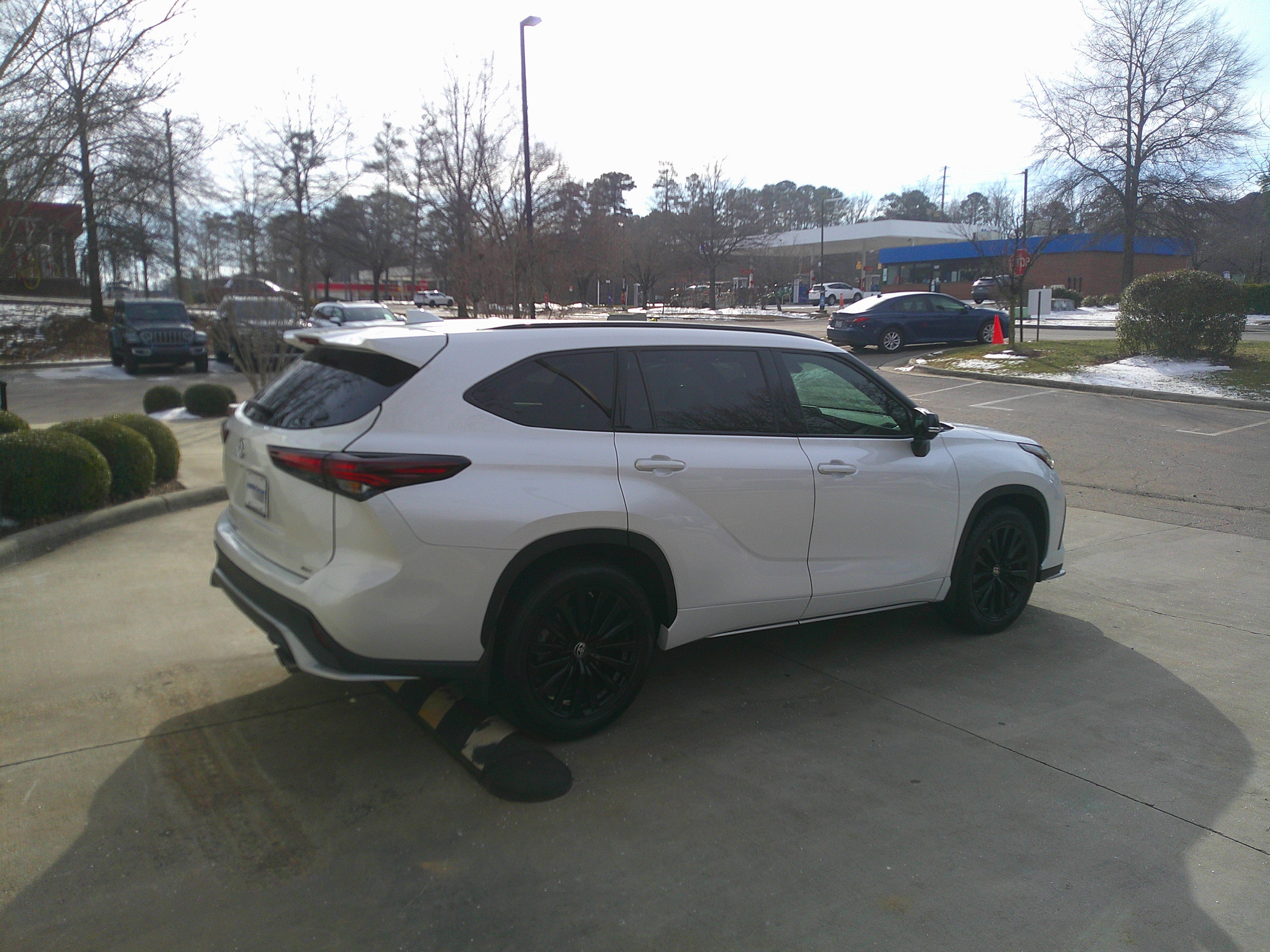 Used 2024 Toyota Highlander XSE image 12