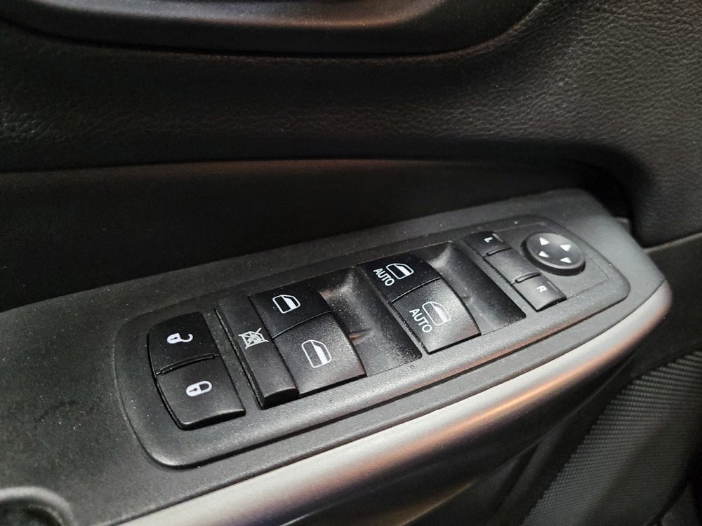 Used 2019 Jeep Cherokee Latitude Plus AWD/4WD image 27