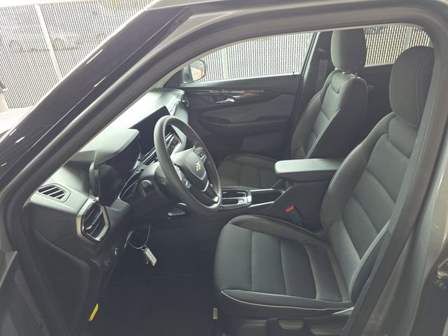 Used 2025 Chevrolet TrailBlazer LT AWD/4WD image 2