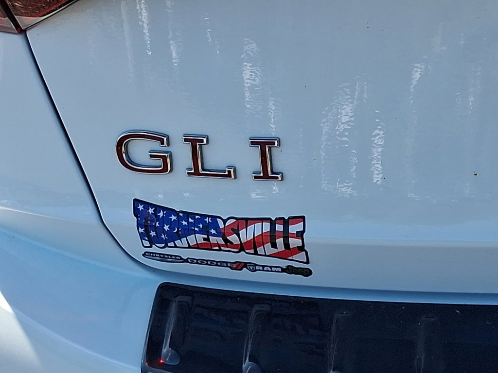 Used 2024 Volkswagen Jetta GLI 40th Anniversary Edition image 17