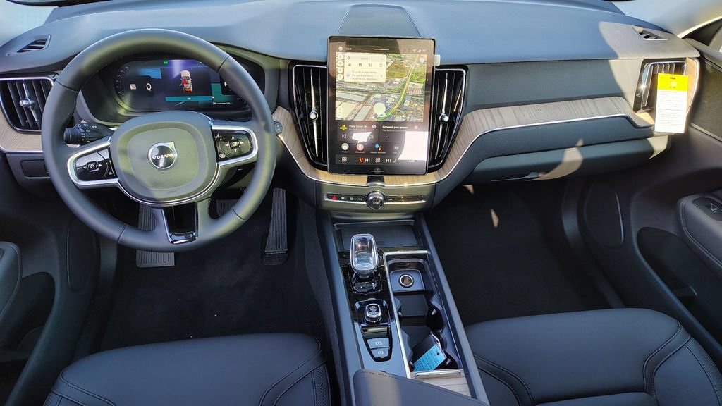 New 2026 Volvo XC60 B5 Plus w/ Protection Package Premier AWD/4WD image 11