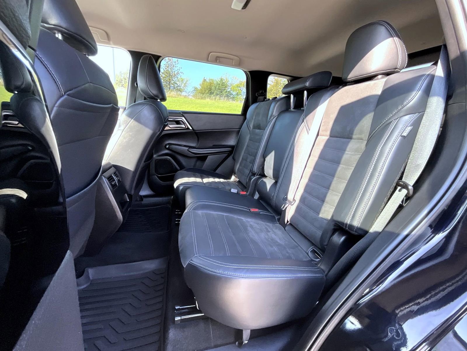 Used 2022 Mitsubishi Outlander SE image 19