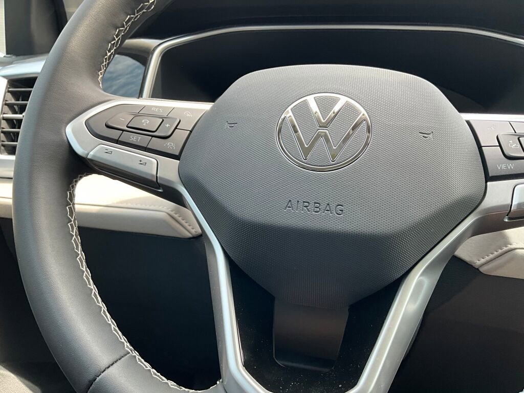 New 2025 Volkswagen Taos SE image 21