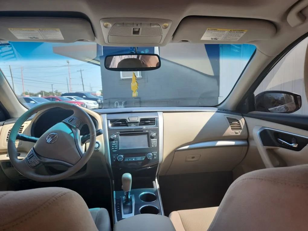 Used 2015 Nissan Altima 2.5 SV image 9