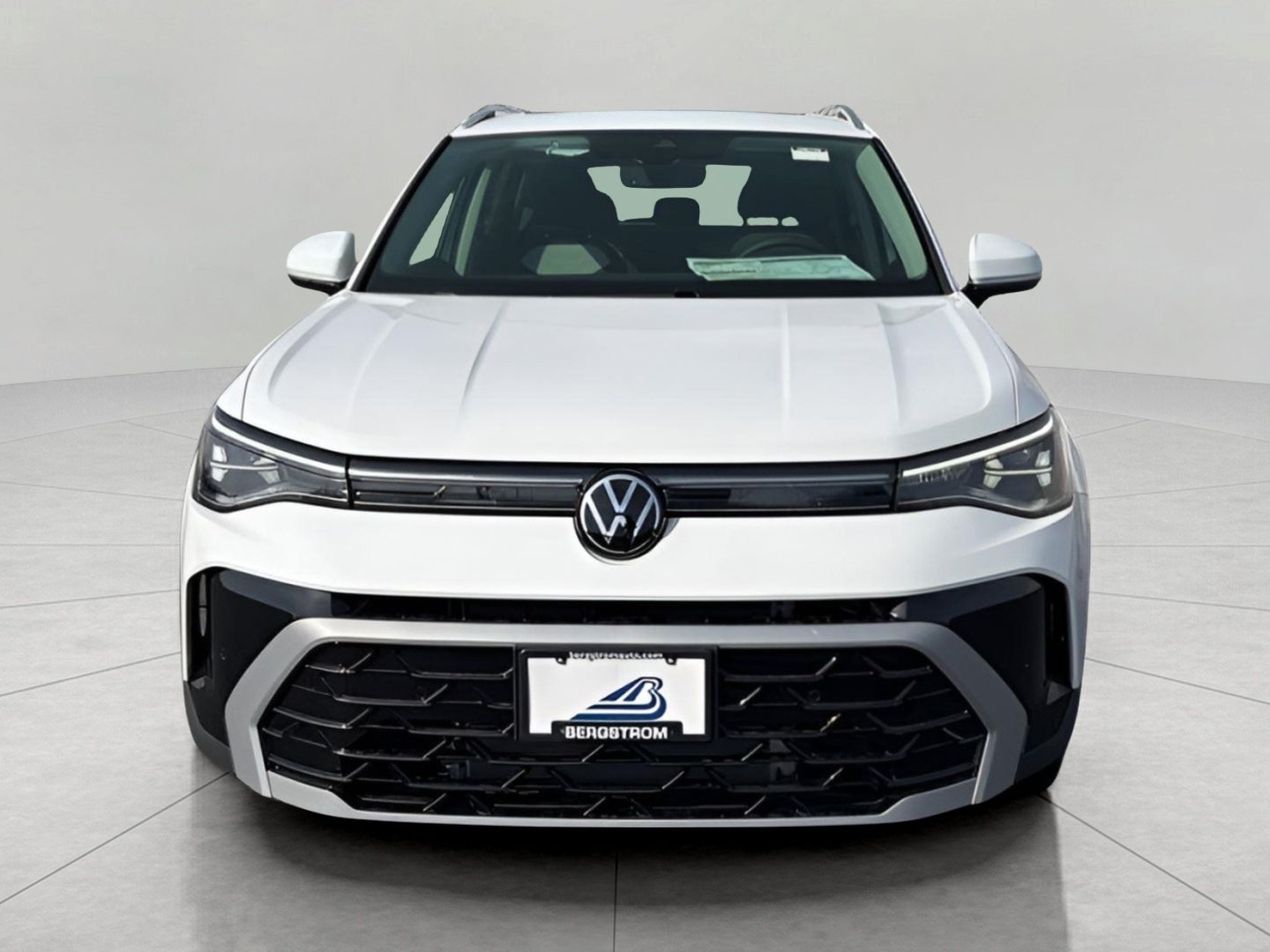 New 2026 Volkswagen Taos SEL AWD/4WD image 2