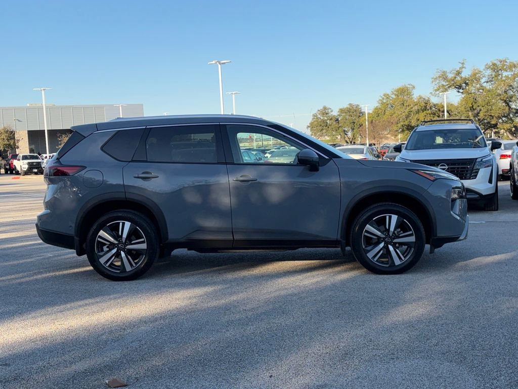 Used 2024 Nissan Rogue SL w/ SL Premium Package image 4