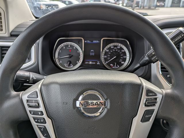 Used 2019 Nissan Titan SV image 27