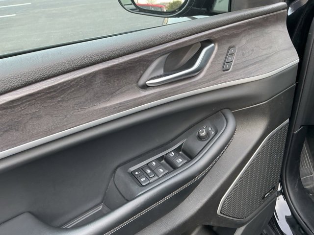 Used 2022 Jeep Grand Cherokee L Limited image 10