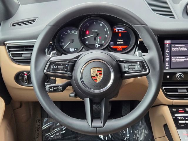 Used 2025 Porsche Macan image 17
