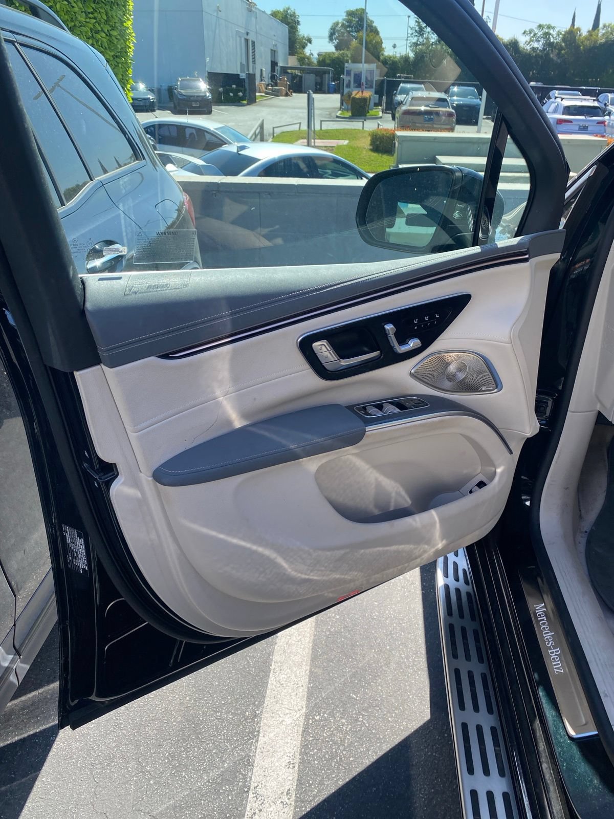 Used 2023 Mercedes-Benz EQS 580 4MATIC SUV image 9