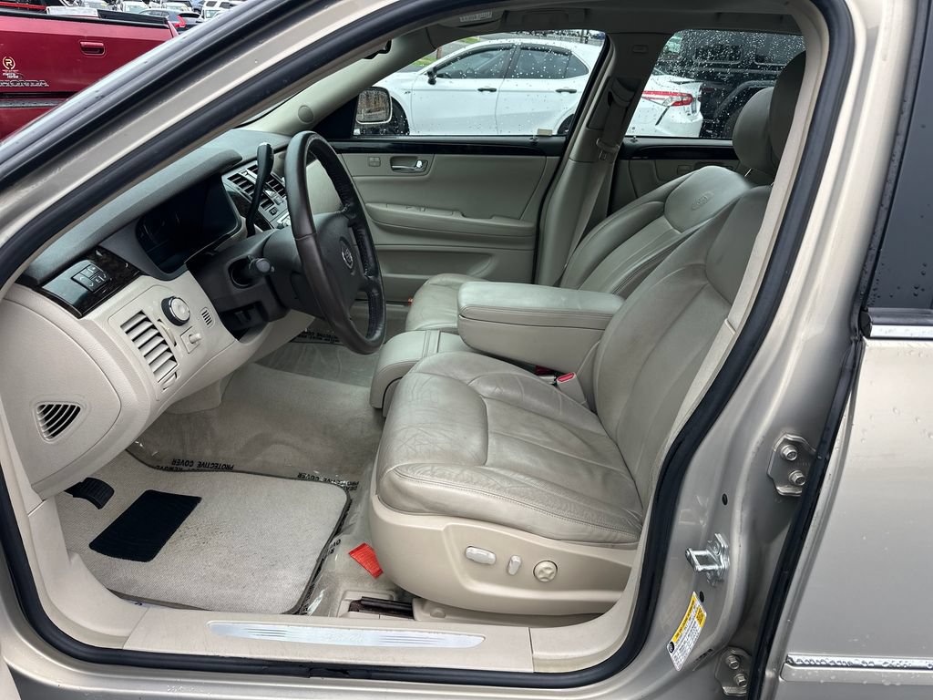 Used 2008 Cadillac DTS w/ Sun And Sound Package FWD image 11