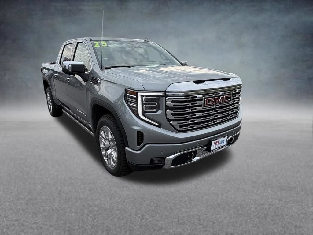Used 2025 GMC Sierra 1500 Denali w/ Technology Package AWD/4WD image 8