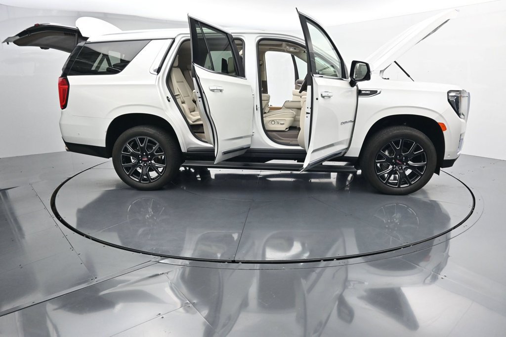 Used 2024 GMC Yukon Denali w/ Advanced Technology Package AWD/4WD image 44