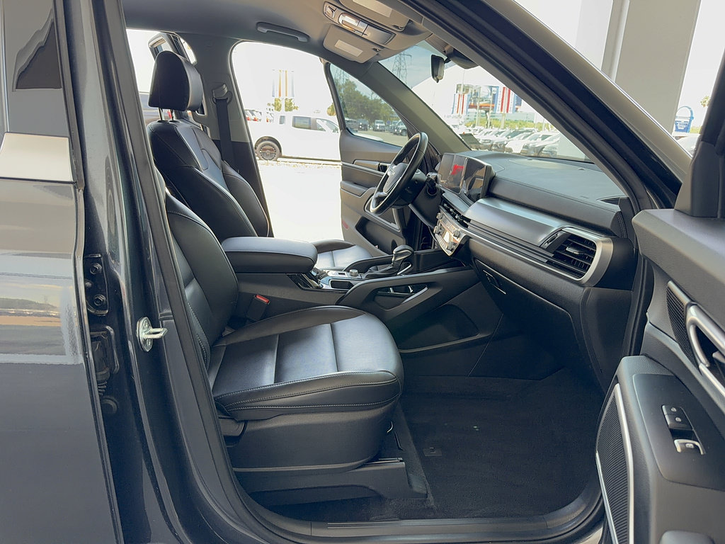 Used 2023 Kia Telluride LX FWD image 14