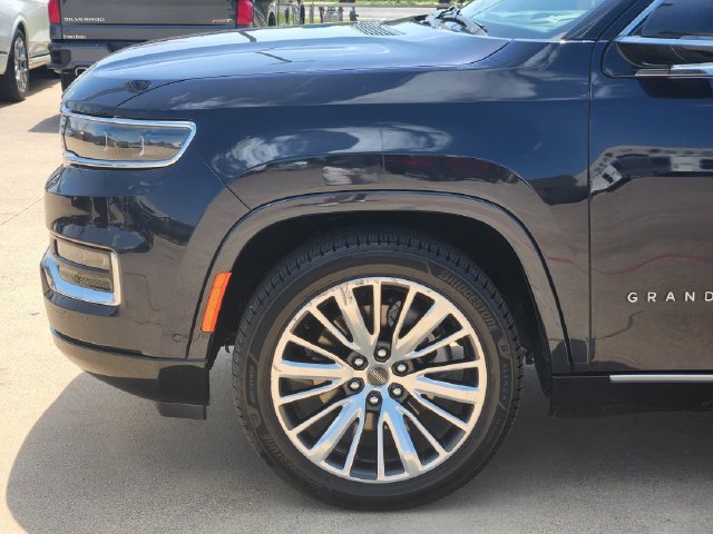 Used 2024 Jeep Grand Wagoneer L Series III AWD/4WD image 8