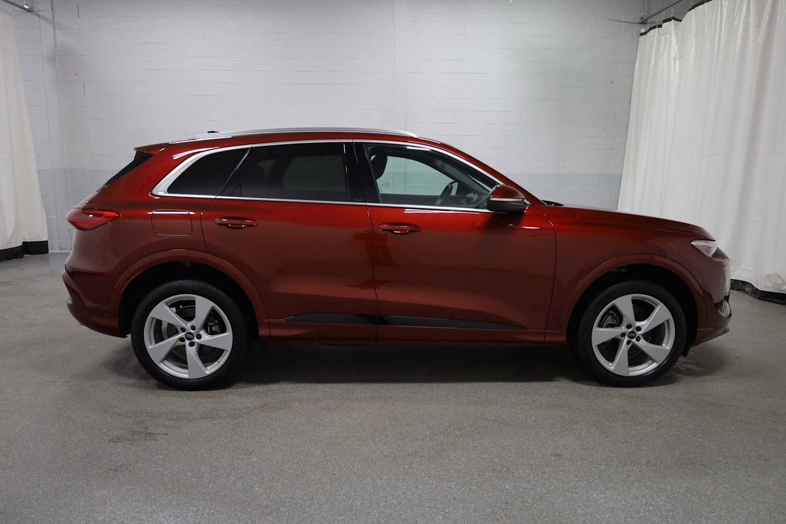 Used 2025 Audi Q5 Premium Plus w/ Premium Plus image 10