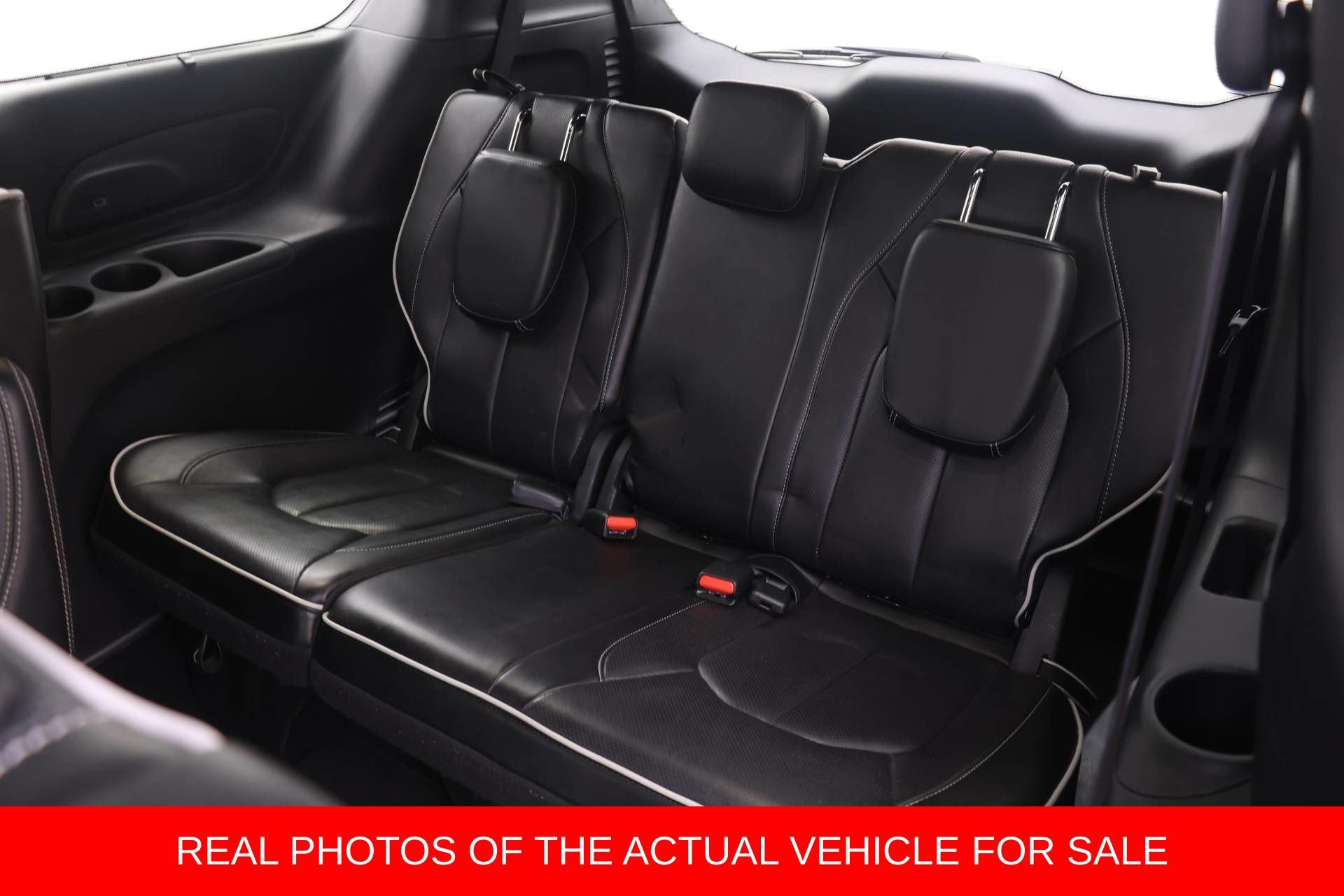 Used 2025 Chrysler Pacifica Limited FWD image 15
