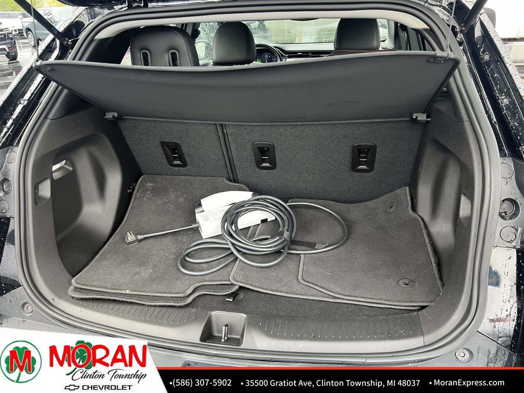 Certified 2023 Chevrolet Bolt EUV LT w/ Convenience Package image 12