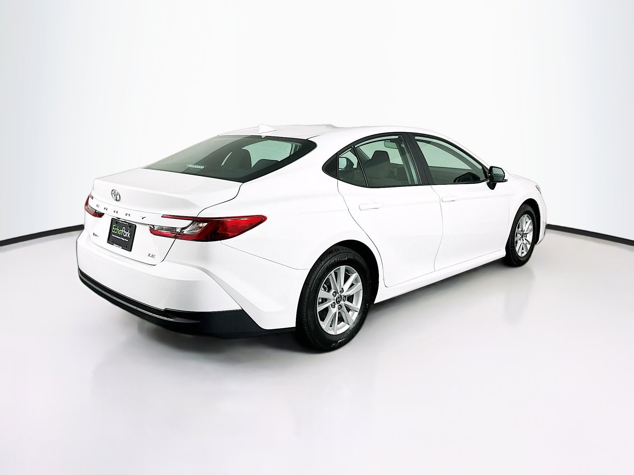 Used 2025 Toyota Camry LE image 9