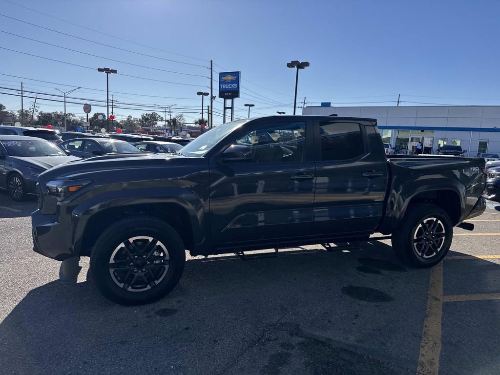 Used 2025 Toyota Tacoma TRD Sport image 4