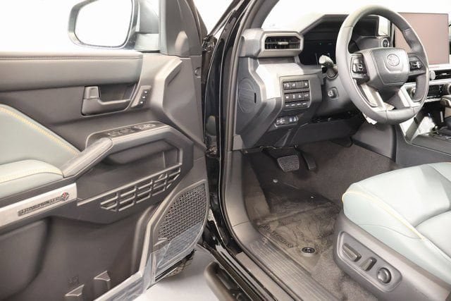 New 2026 Toyota 4Runner Trailhunter AWD/4WD image 9