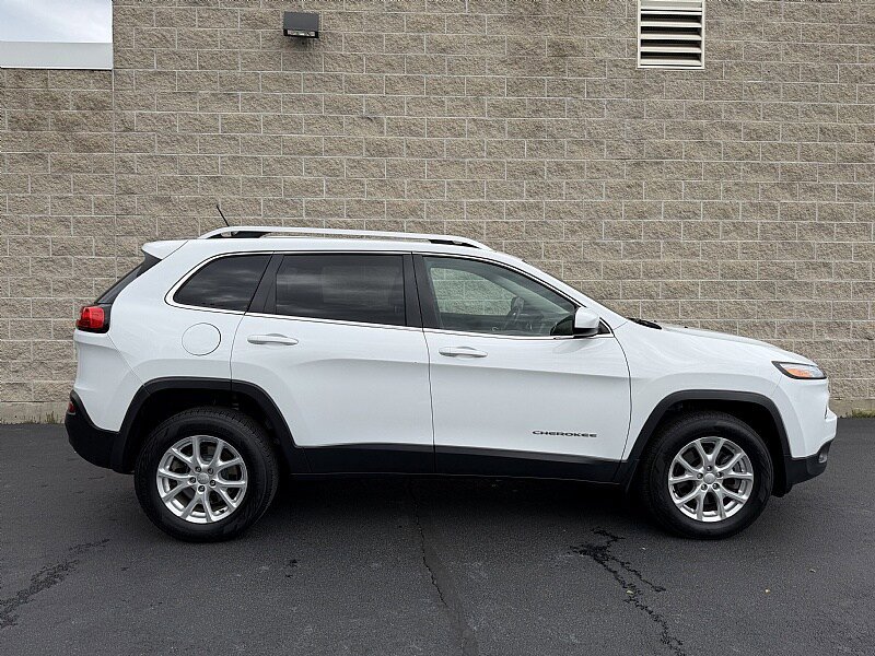 Used 2014 Jeep Cherokee Latitude AWD/4WD image 2