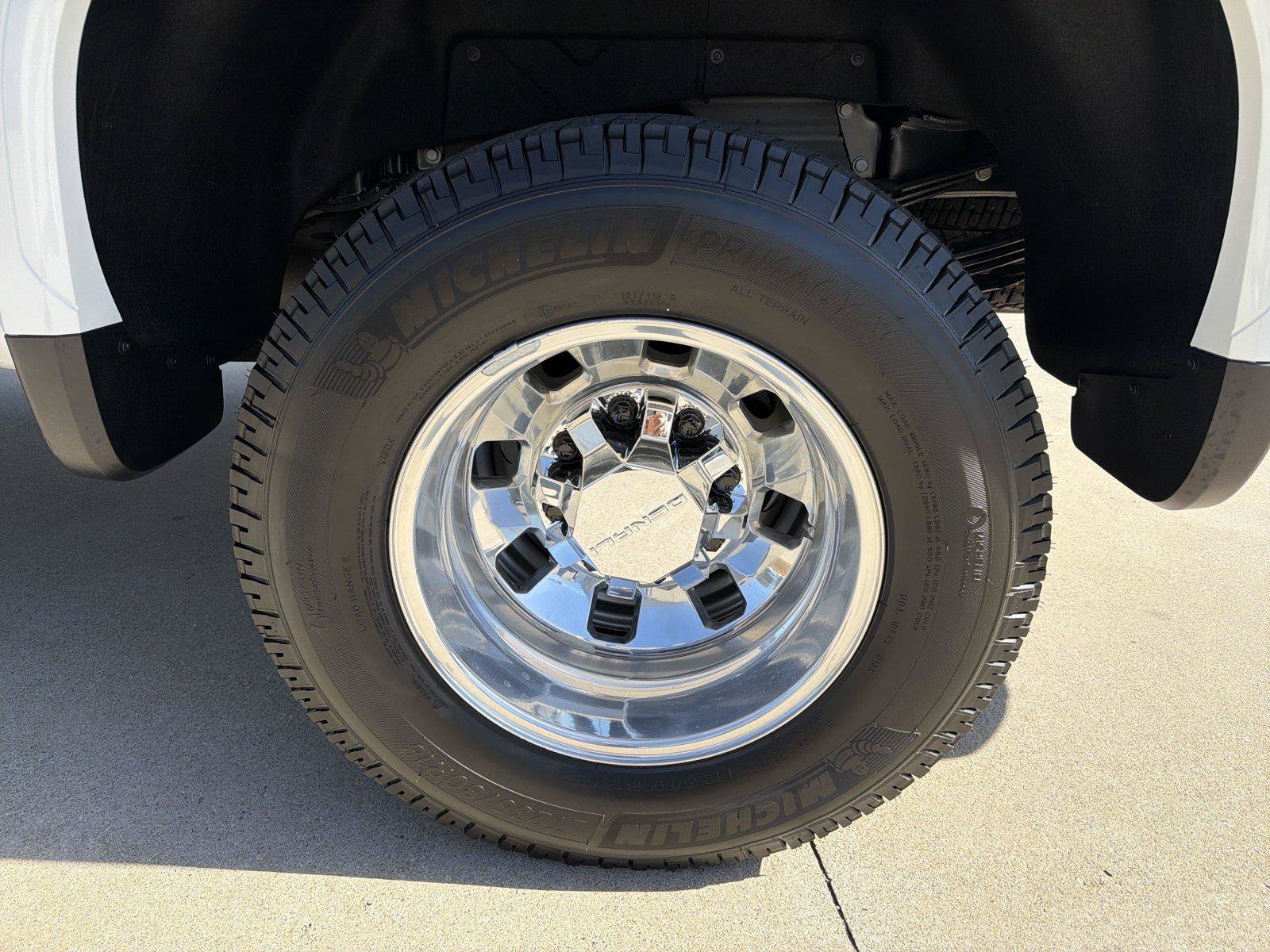 New 2026 GMC Sierra 3500 Denali Ultimate AWD/4WD image 18