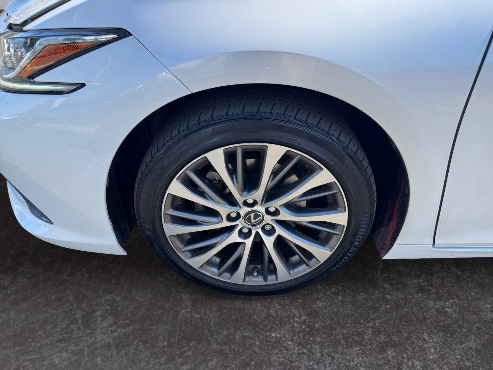 Used 2019 Lexus ES 300h FWD image 14