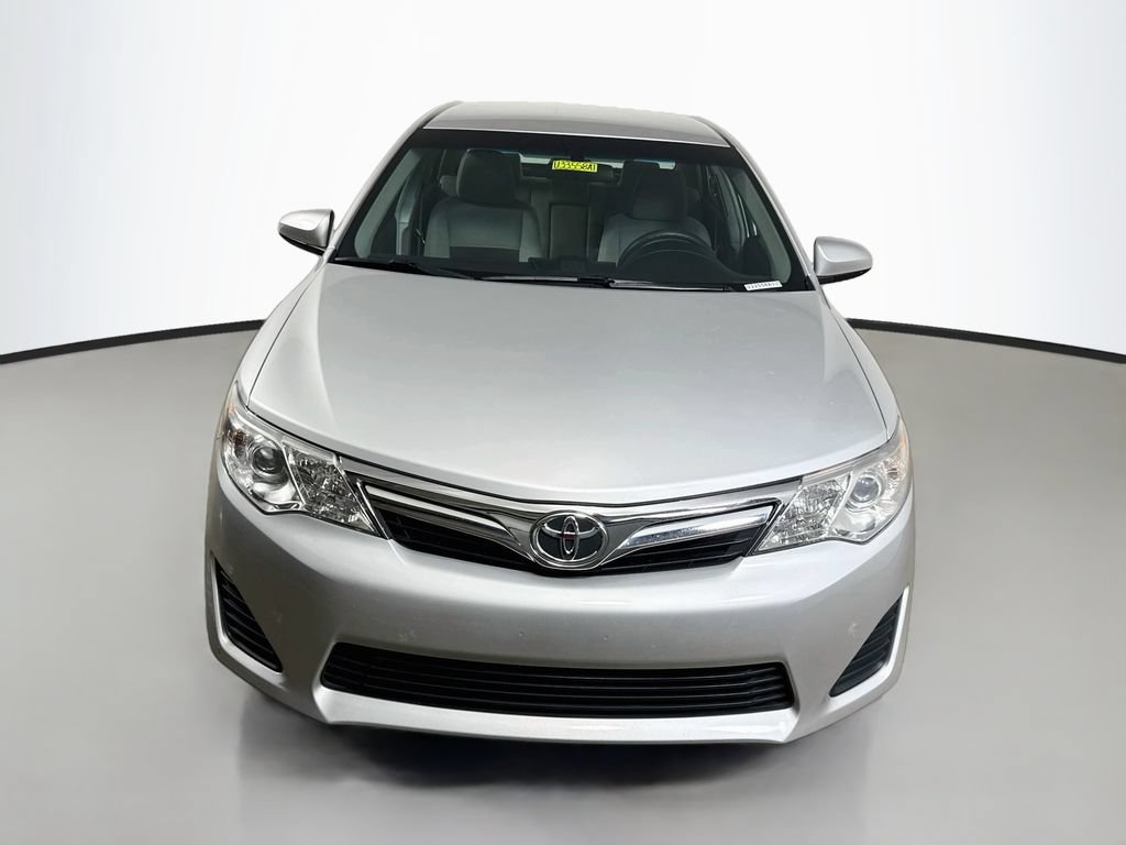 Used 2013 Toyota Camry LE FWD image 2