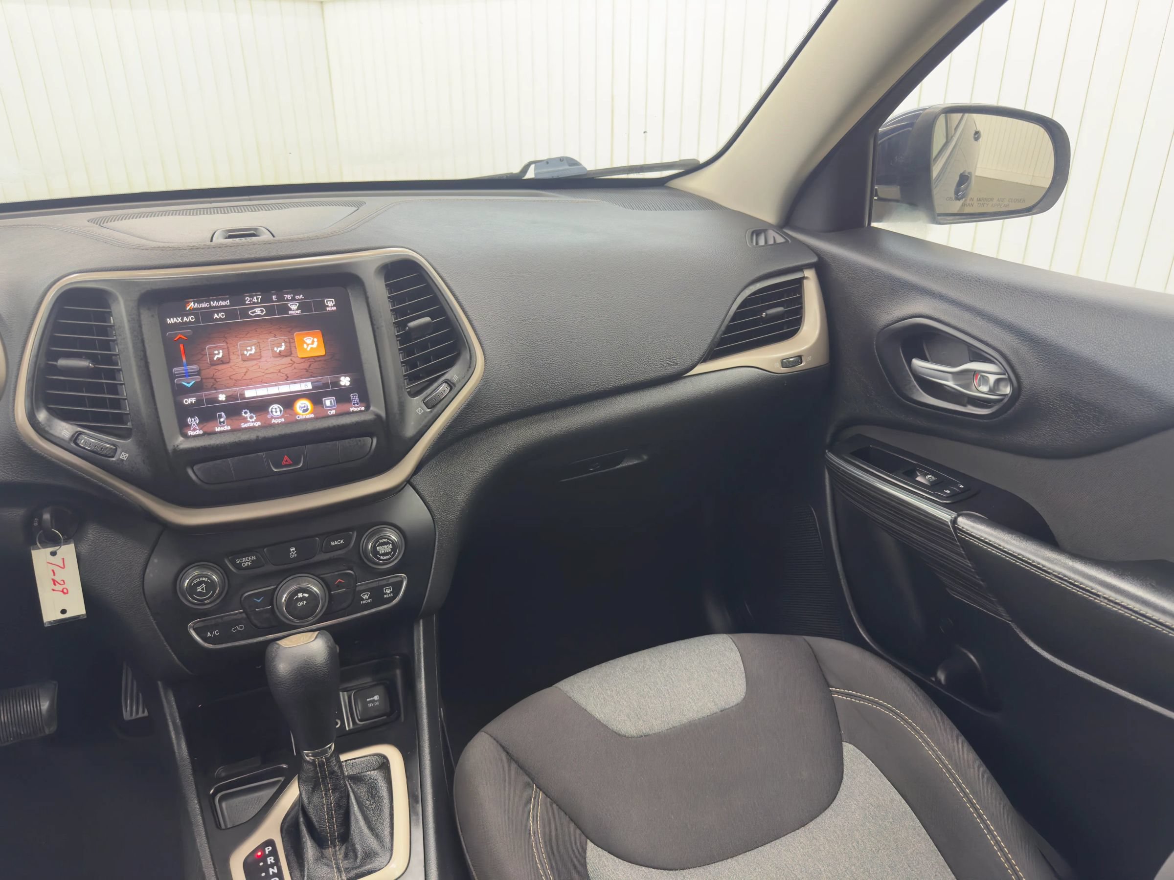 Used 2014 Jeep Cherokee Latitude w/ Trailer Tow Group FWD image 16