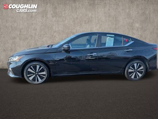 Certified 2021 Nissan Altima 2.5 SV w/ SV Premium Package image 4