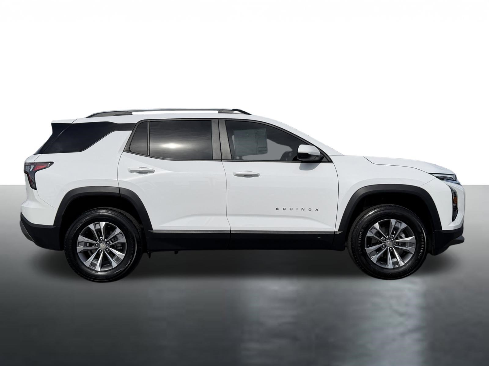 Used 2025 Chevrolet Equinox LT image 9