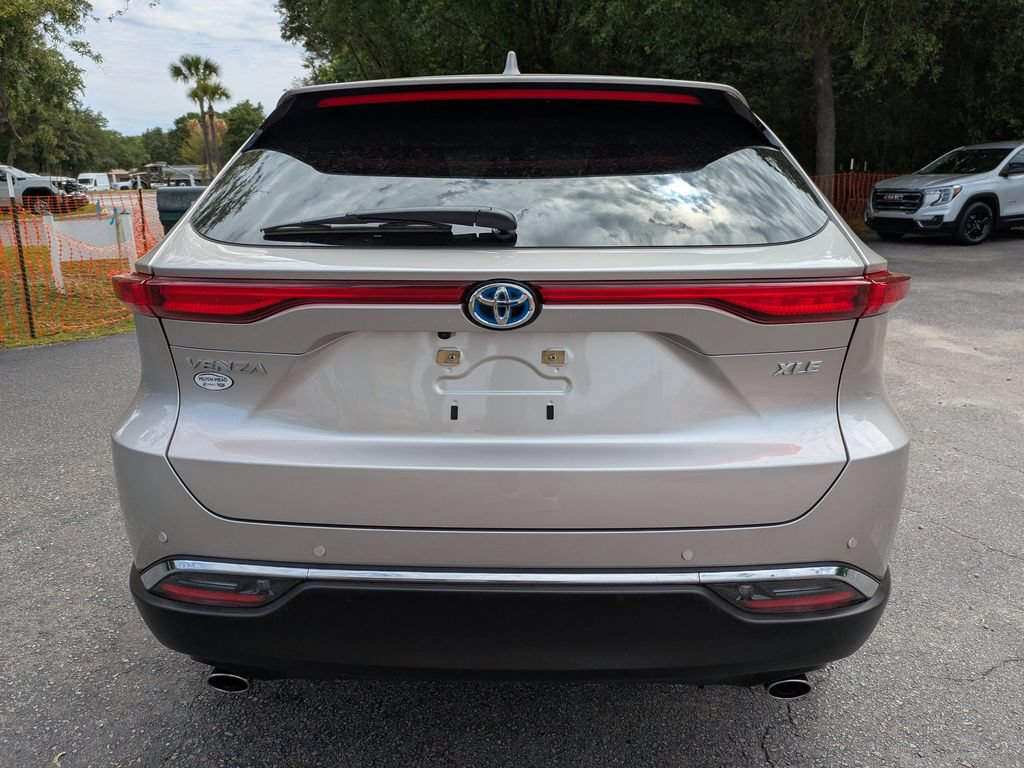 Used 2024 Toyota Venza XLE AWD/4WD image 5