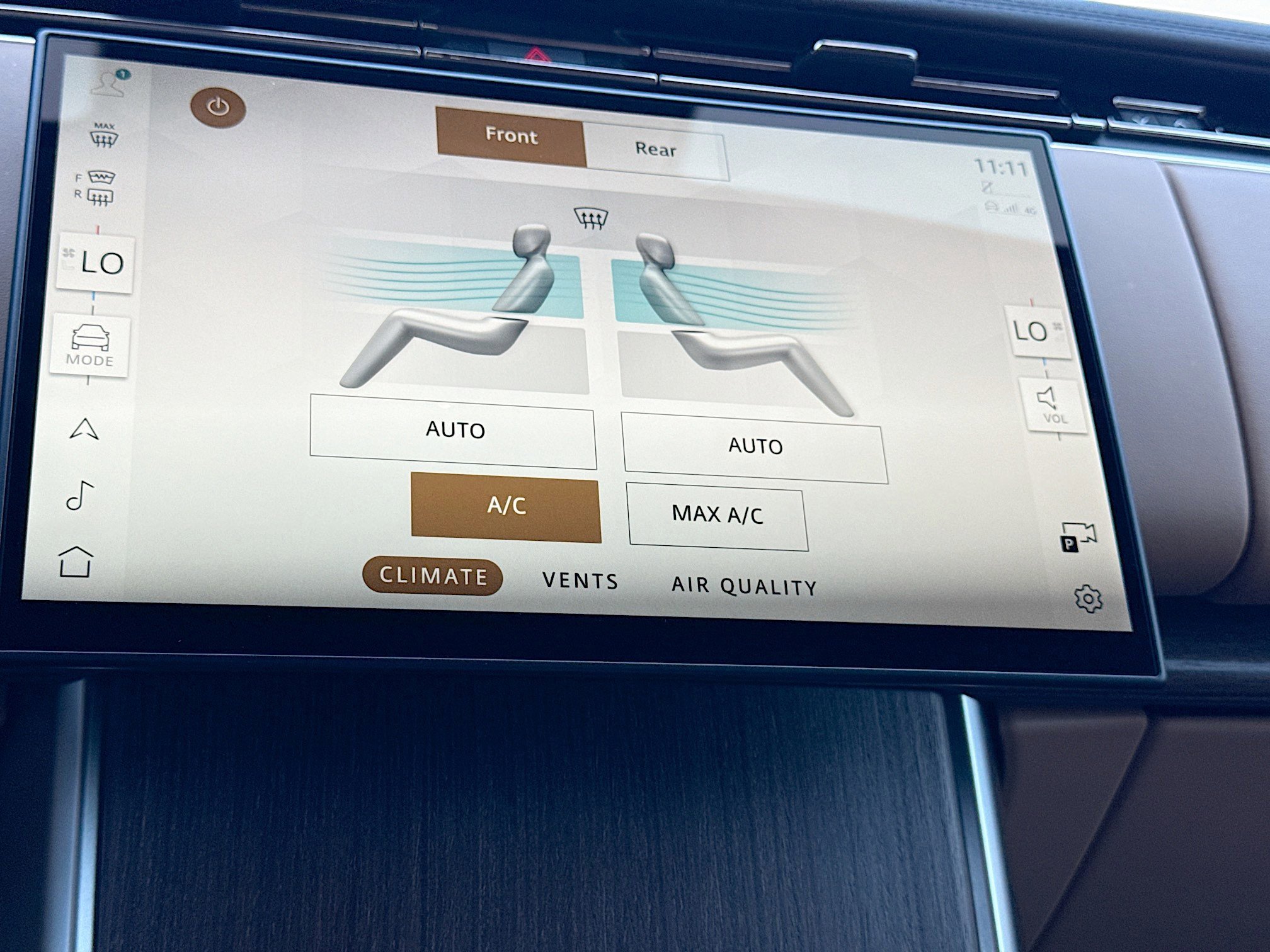 Used 2025 Land Rover Range Rover SE image 34