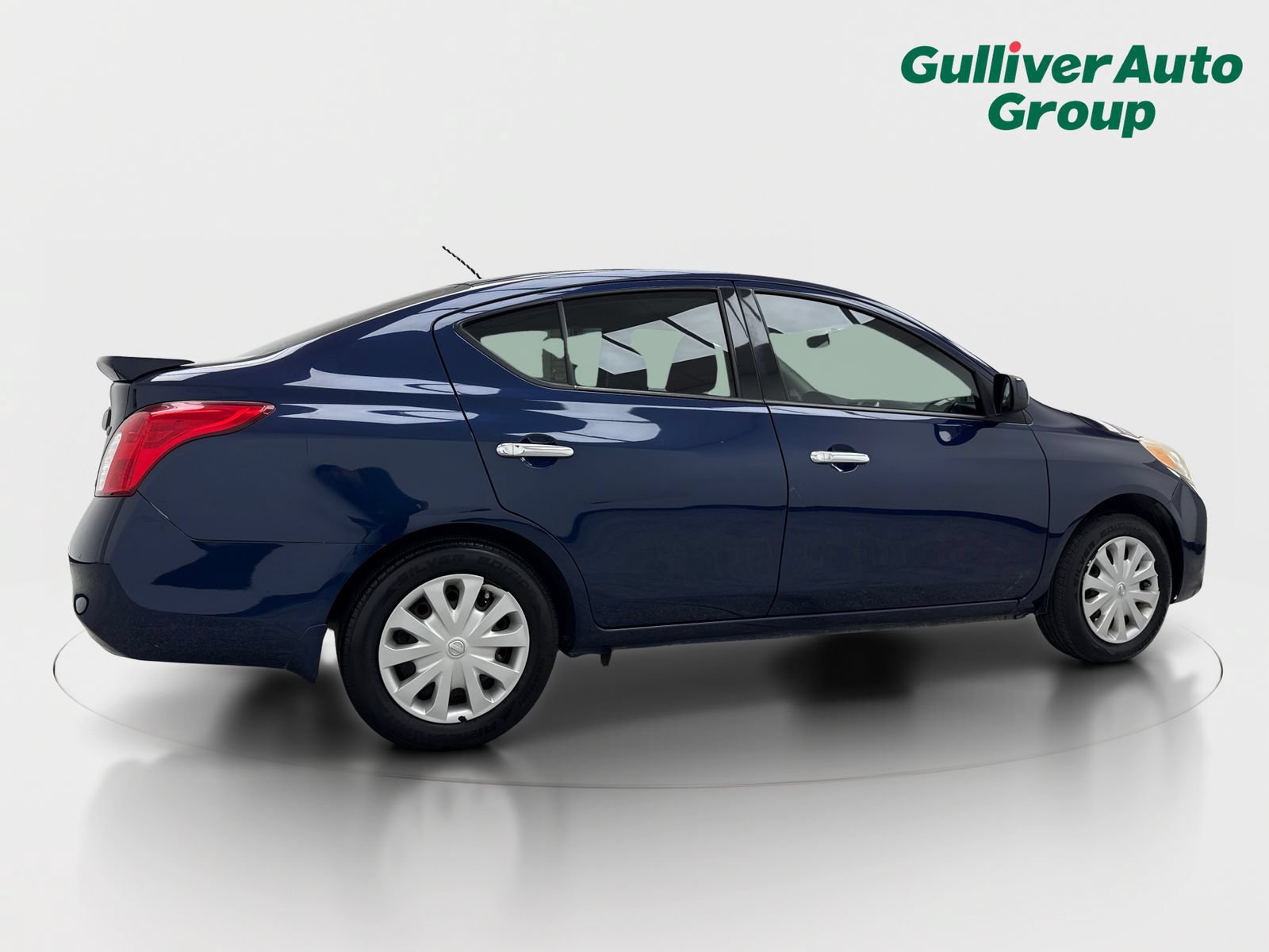Used 2014 Nissan Versa SV FWD image 9