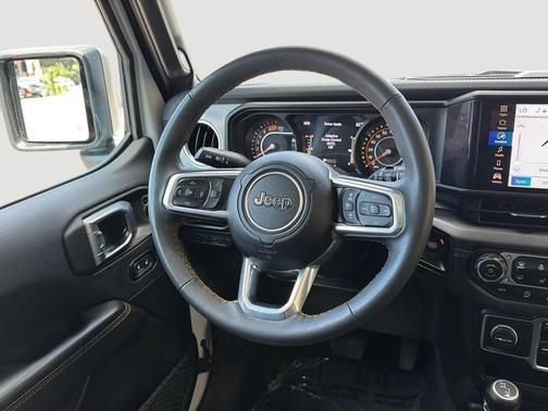 Used 2024 Jeep Wrangler Unlimited Sahara AWD/4WD image 11