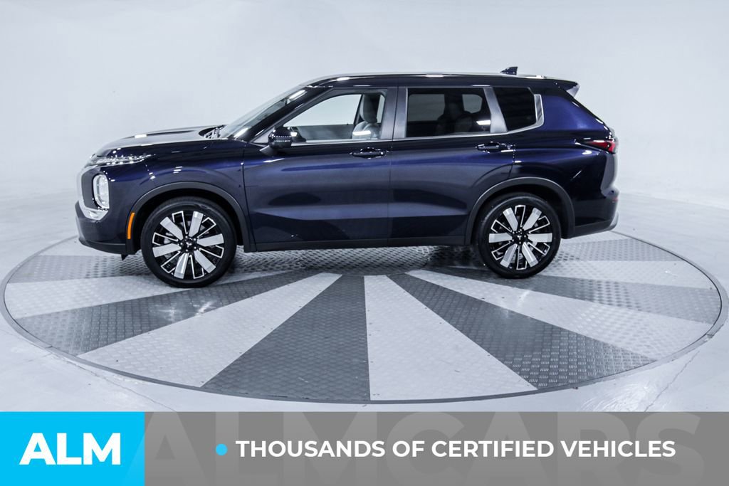 Used 2025 Mitsubishi Outlander SE image 5