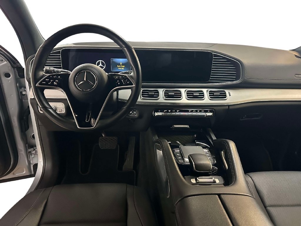Used 2025 Mercedes-Benz GLS 450 4MATIC image 15