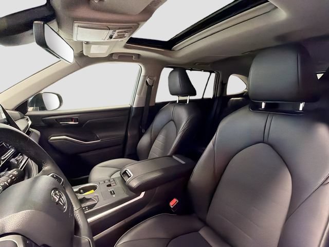 Certified 2025 Toyota Highlander XLE FWD image 20