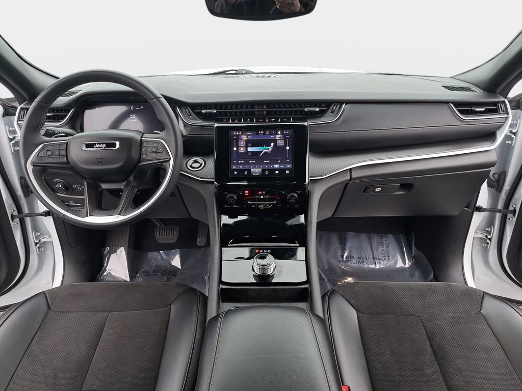 Certified 2024 Jeep Grand Cherokee L Laredo AWD/4WD image 2