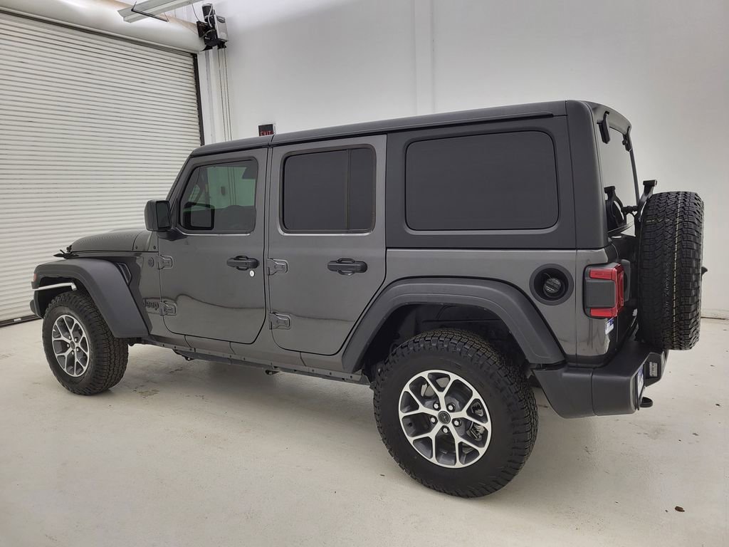 Used 2025 Jeep Wrangler Sport S image 15
